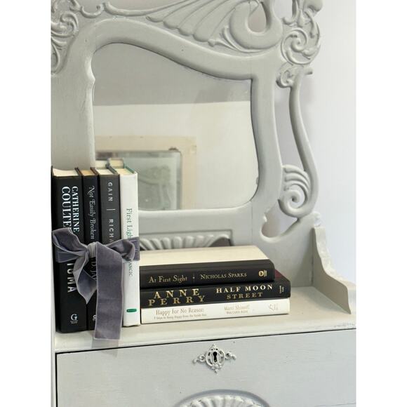 Vintage ombré effect white to black Decorative Book collection - Picture 3 of 3